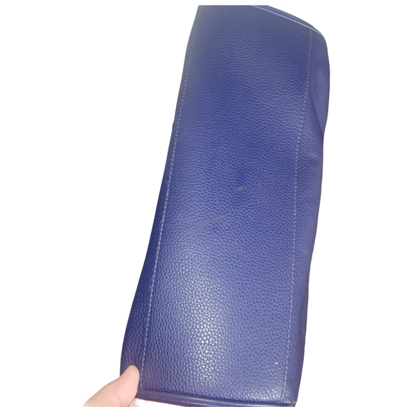 GUESS Blue Pebbled Purse - Picture 4 of 12